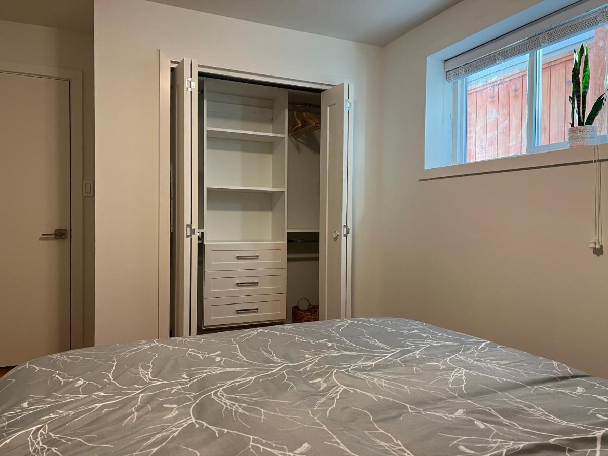 Newly Renovated Walkout Basement In Vancouver With Separate Entrance 外观 照片