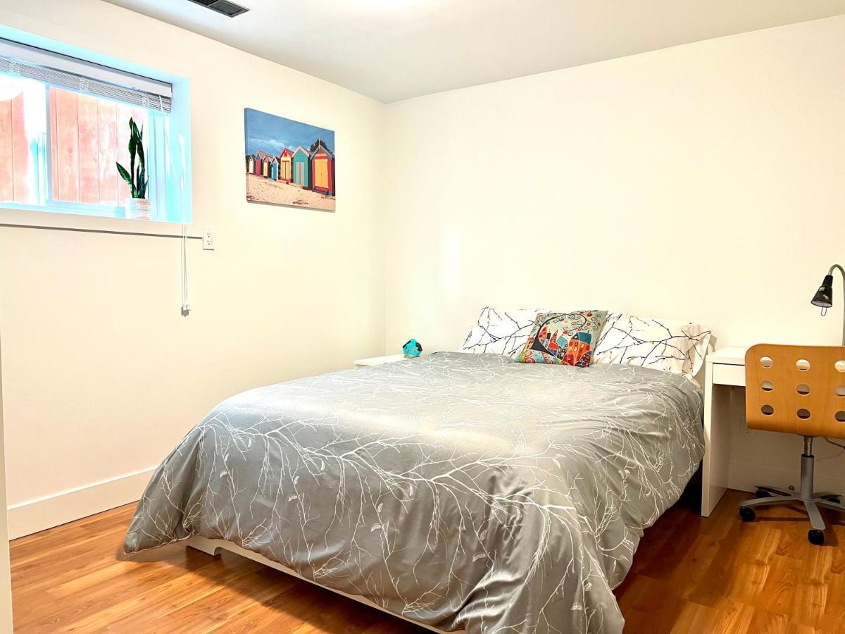 Newly Renovated Walkout Basement In Vancouver With Separate Entrance 外观 照片